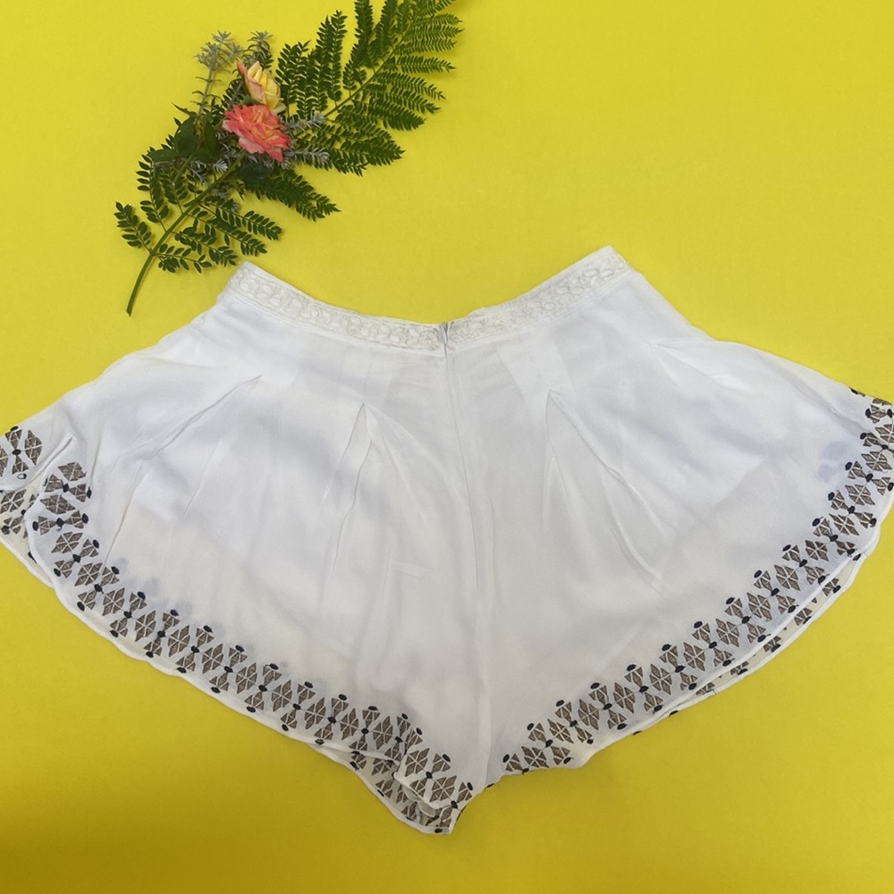 White Patterned Skort - image 3